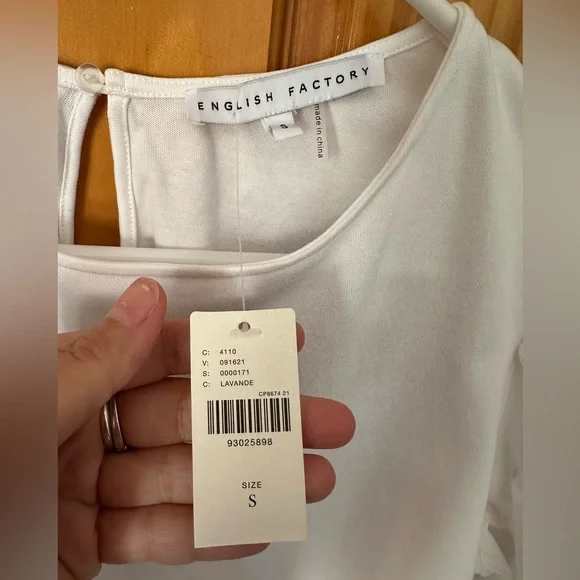 NWT English Factory Elegant White Puff Sleeve Top - Picture 3 of 8